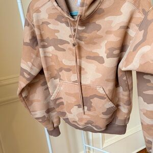 Fabletics Forever Fleece Hoodie in Teddy Large Camo/Latte